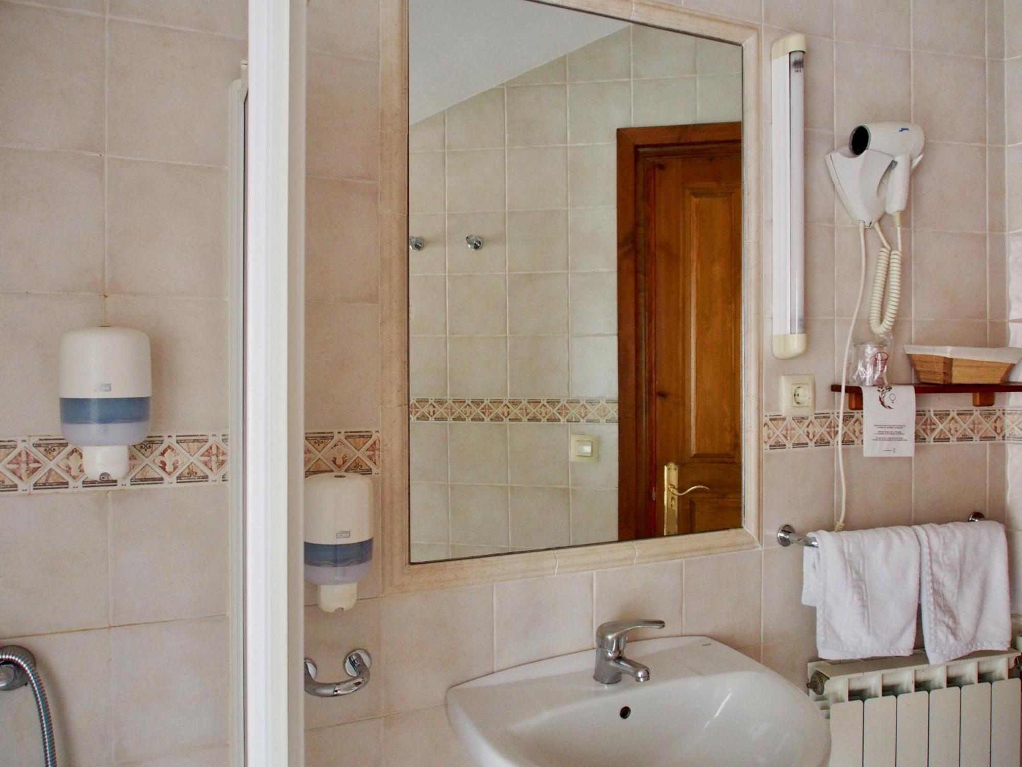 Hostal Remona Эспинама Экстерьер фото